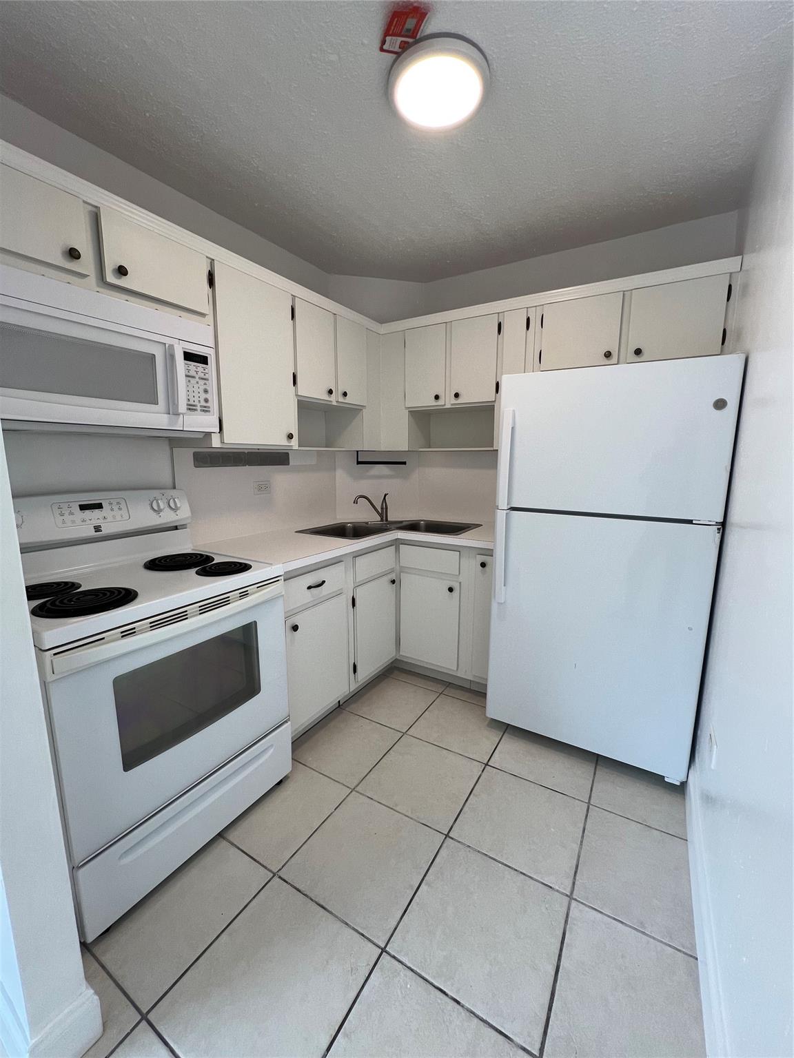 The Landings First Sec 56 - Residential Lease