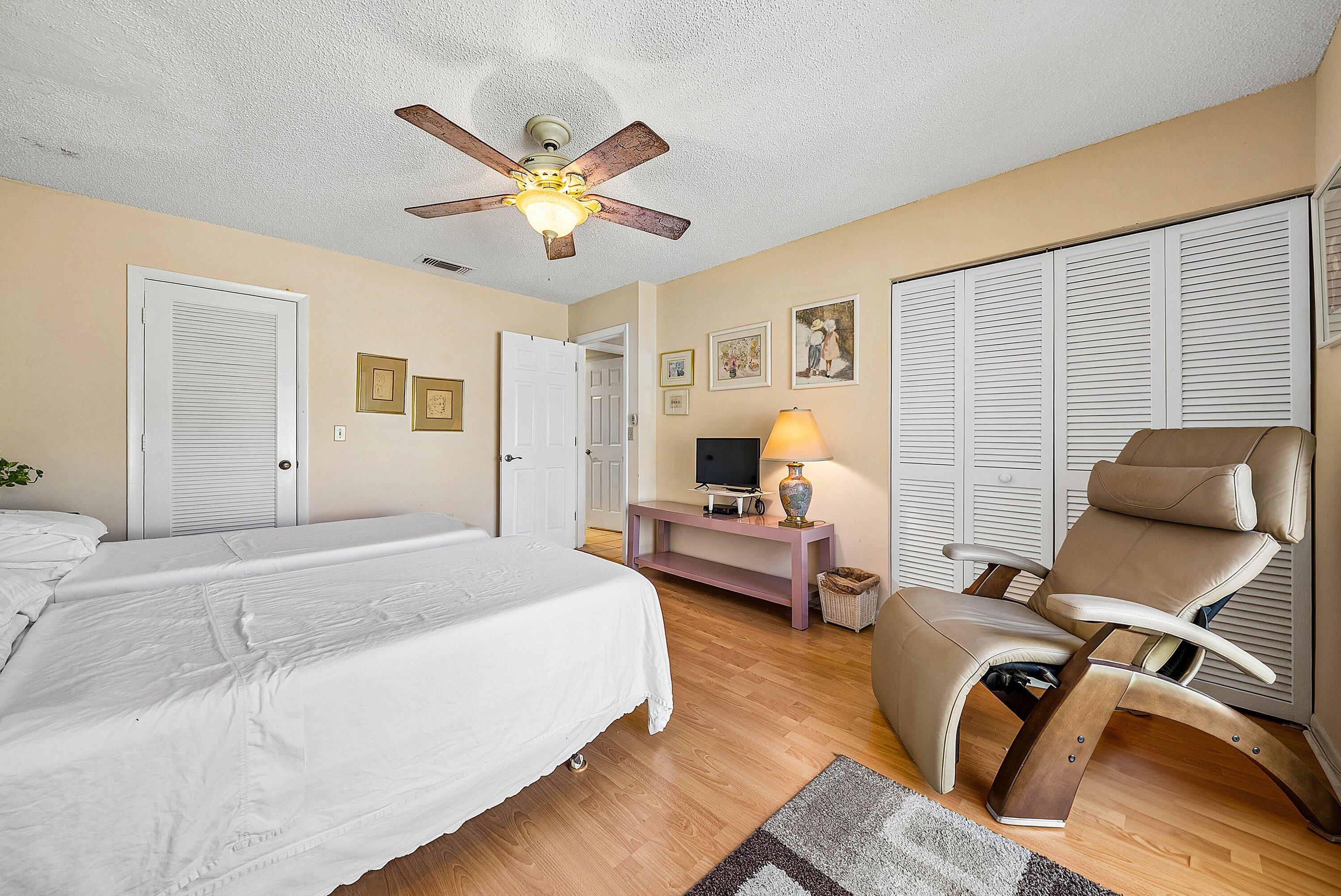 GLADES OF BOCA LAGO CONDO - Residential