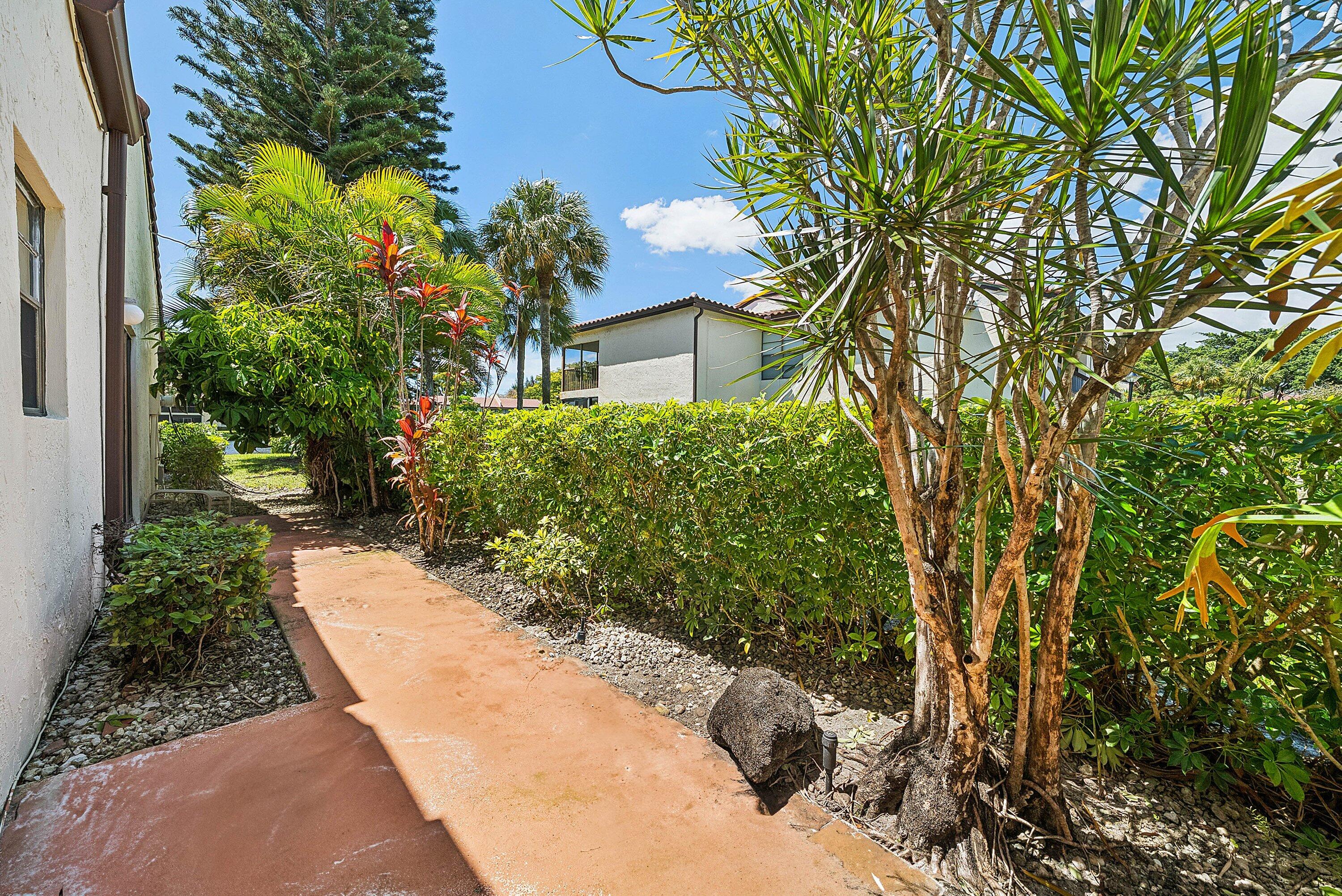 GLADES OF BOCA LAGO CONDO - Residential