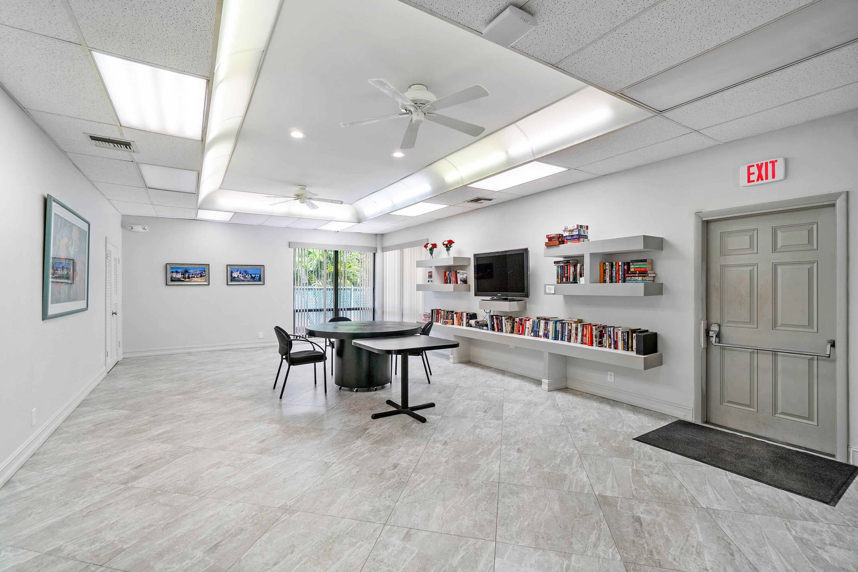 GLADES OF BOCA LAGO CONDO - Residential