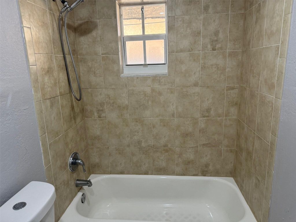 Photo of 2770 NW 14th Ct #1A, Fort Lauderdale, FL 33311 (MLS # F10512698)