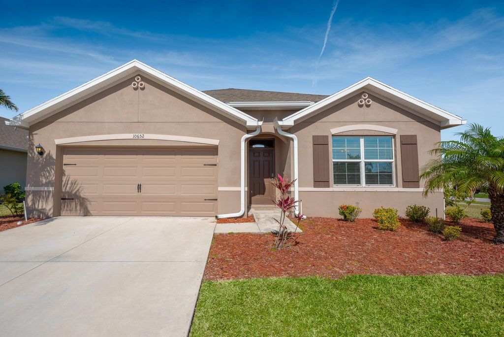 Photo of 10652 SW Prato Way, Port St Lucie, FL 34987 (MLS # R11065289)