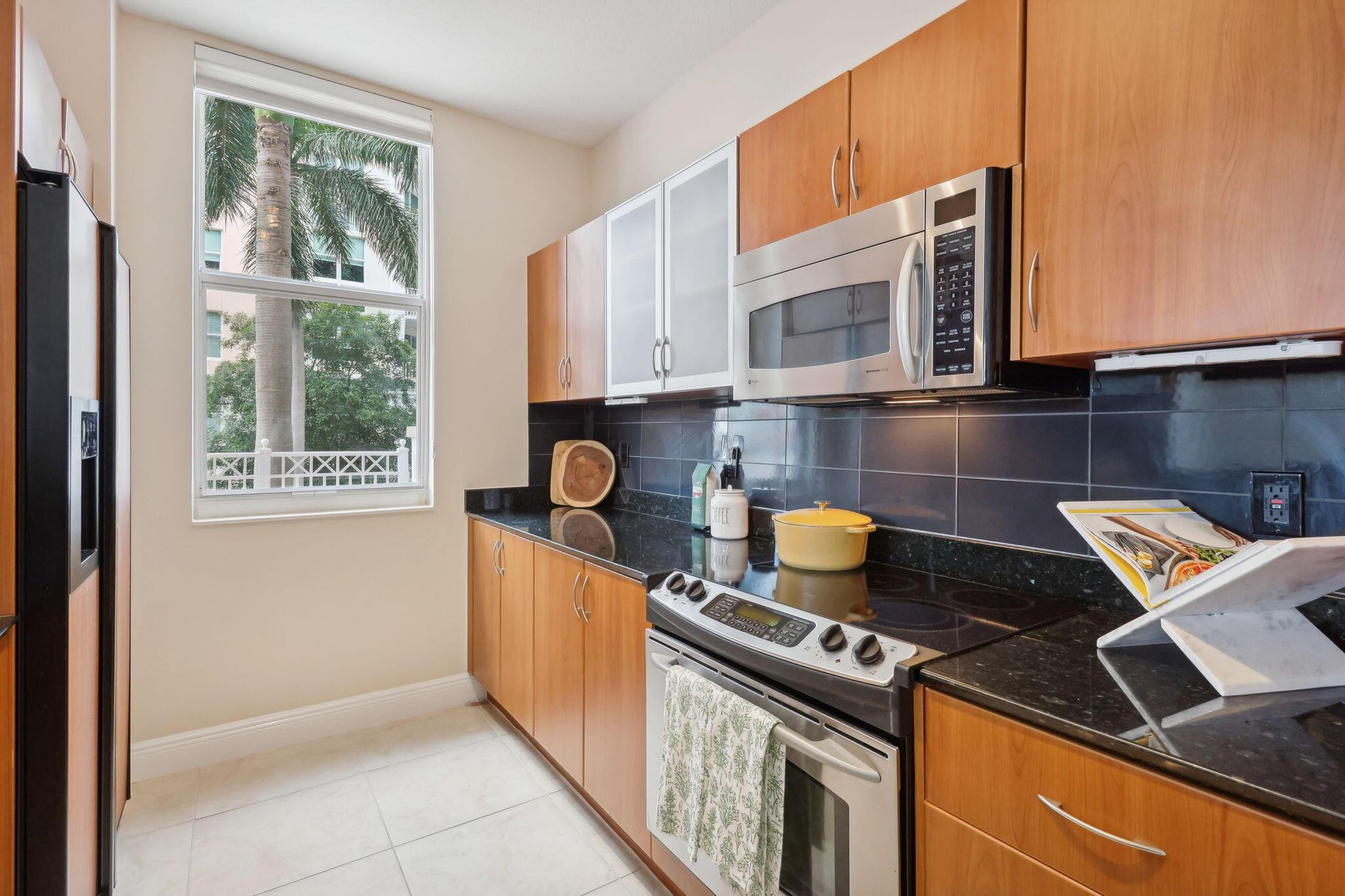 806 E Windward Way 217