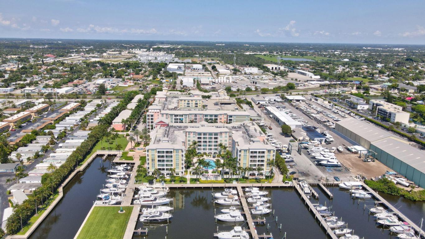 MOORINGS AT LANTANA CONDO 3 - Residential