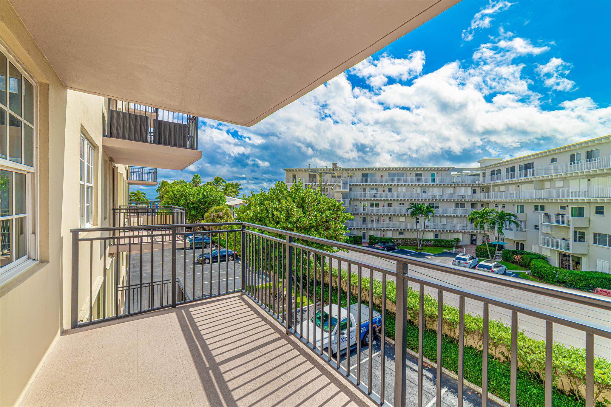 LA BONNE VIE CONDO - Residential