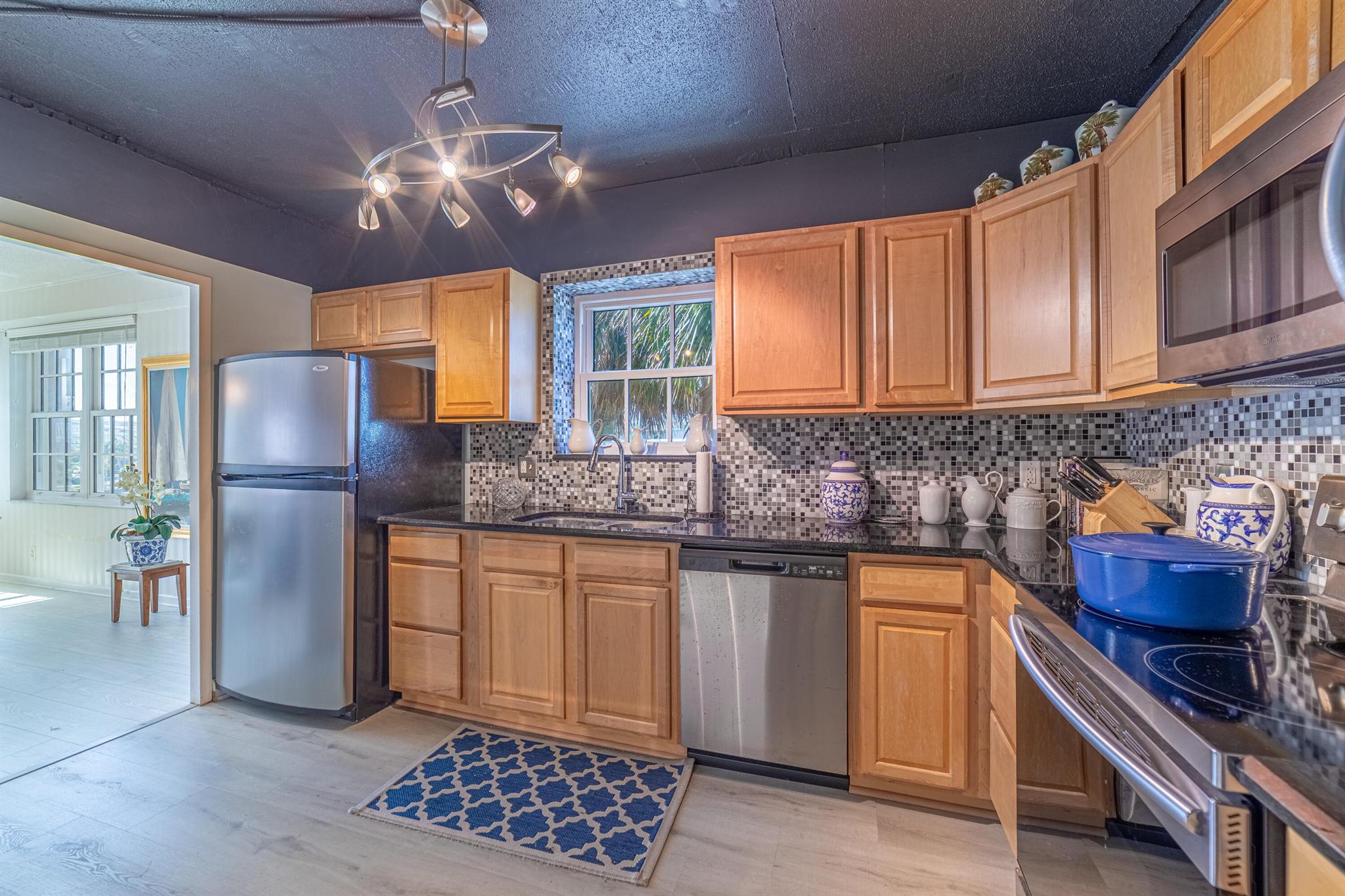 LA BONNE VIE CONDO - Residential