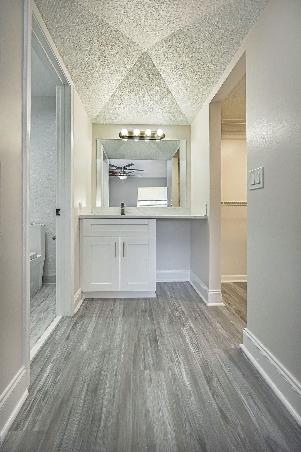 LAGO DEL REY CONDO - Residential Lease