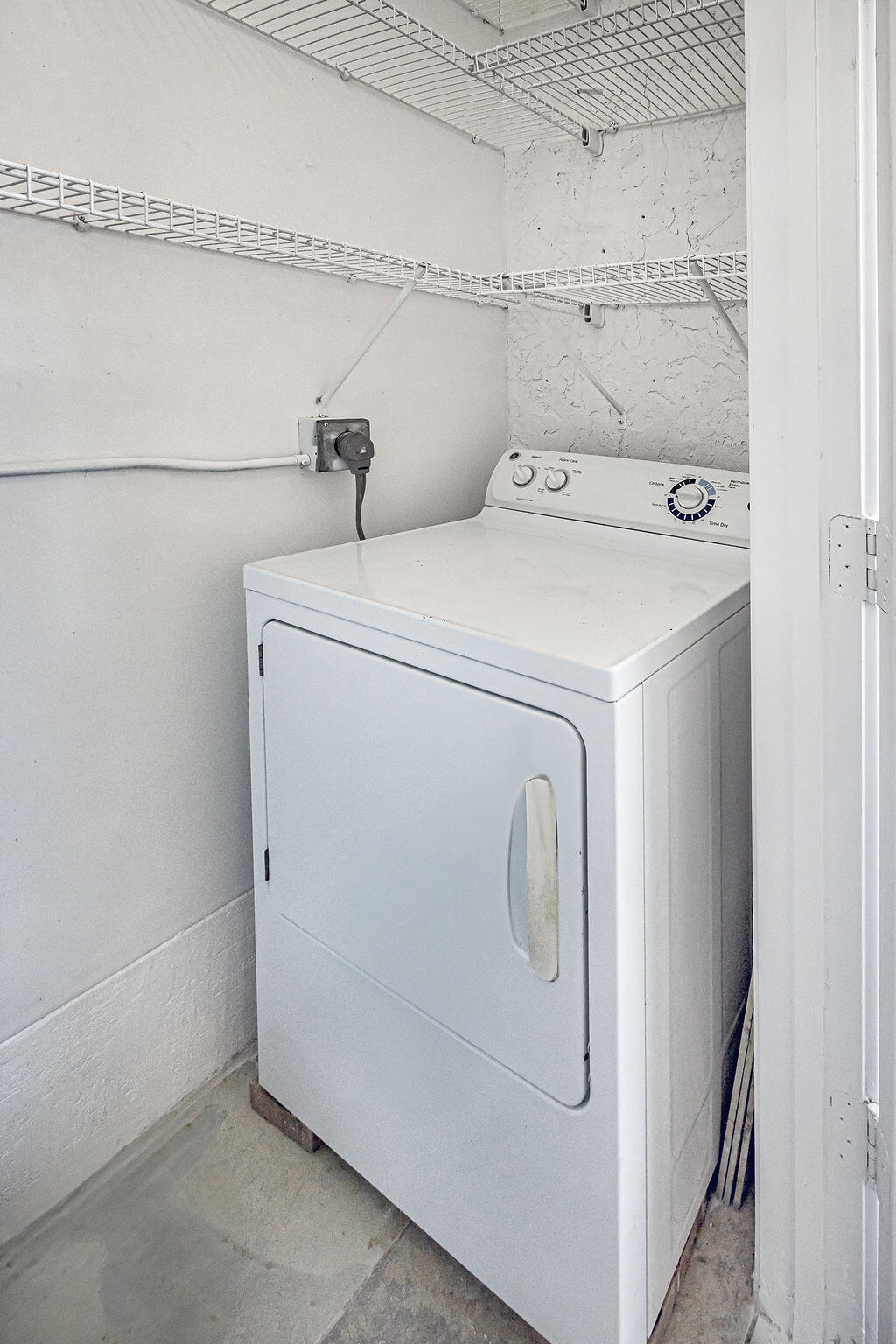 LAGO DEL REY CONDO - Residential Lease