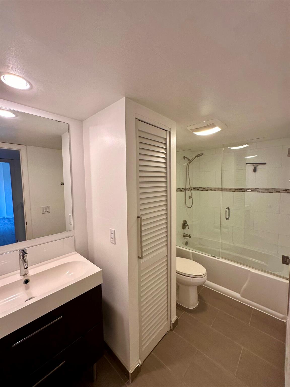 DELRAY OAKS WEST CONDO - Residential Lease