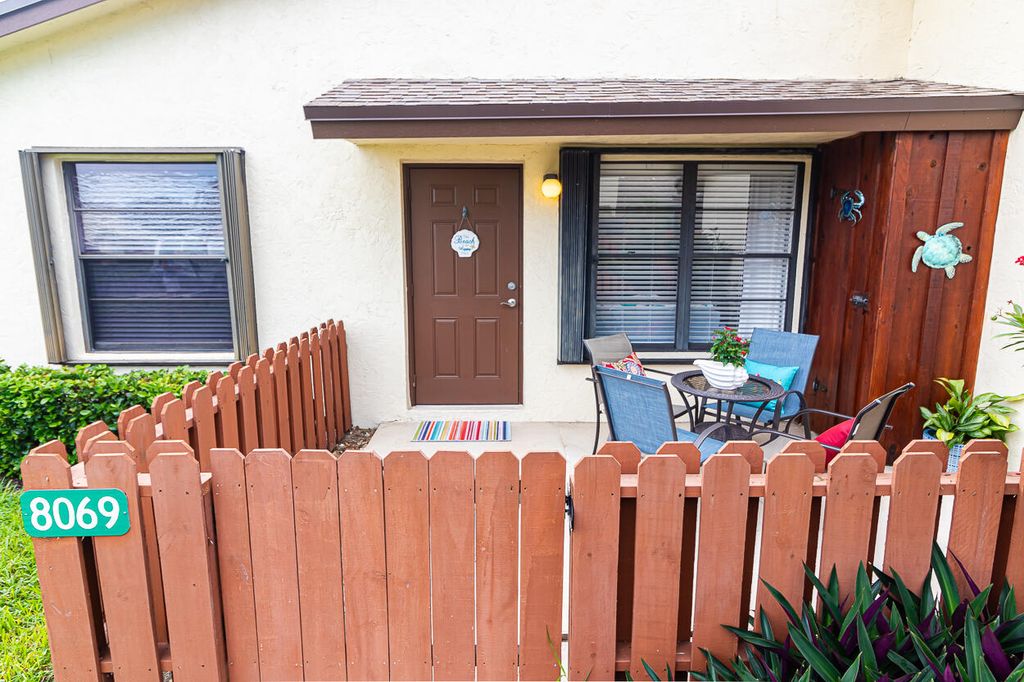 Photo of 8069 SE Villa Cir, Hobe Sound, FL 33455 (MLS # R11022754)