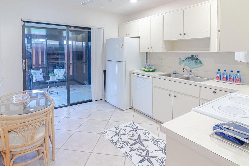 Photo of 8069 SE Villa Cir, Hobe Sound, FL 33455 (MLS # R11022754)