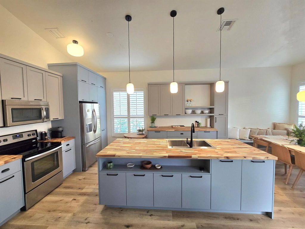 Photo of 6001 Spring Lake Terrace, Fort Pierce, FL 34951 (MLS # R11115550)