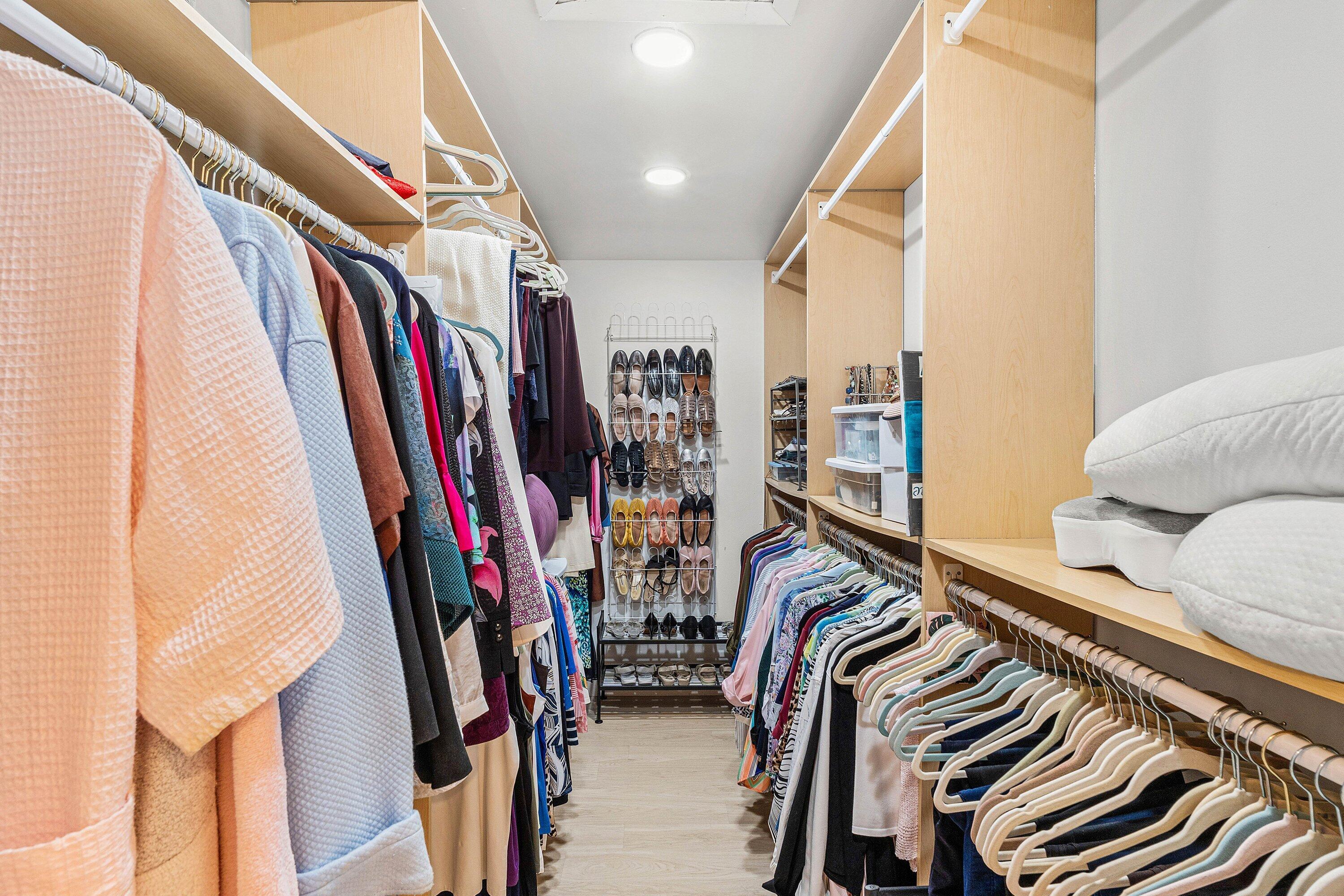 ESTATES AT HUNTERS RUN CONDO - Residential