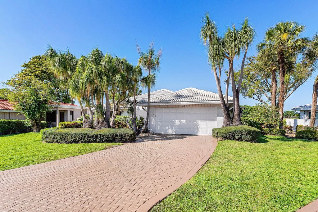 Photo of 35 Estate Drive, Boynton Beach, FL 33436 (MLS # B26008930)