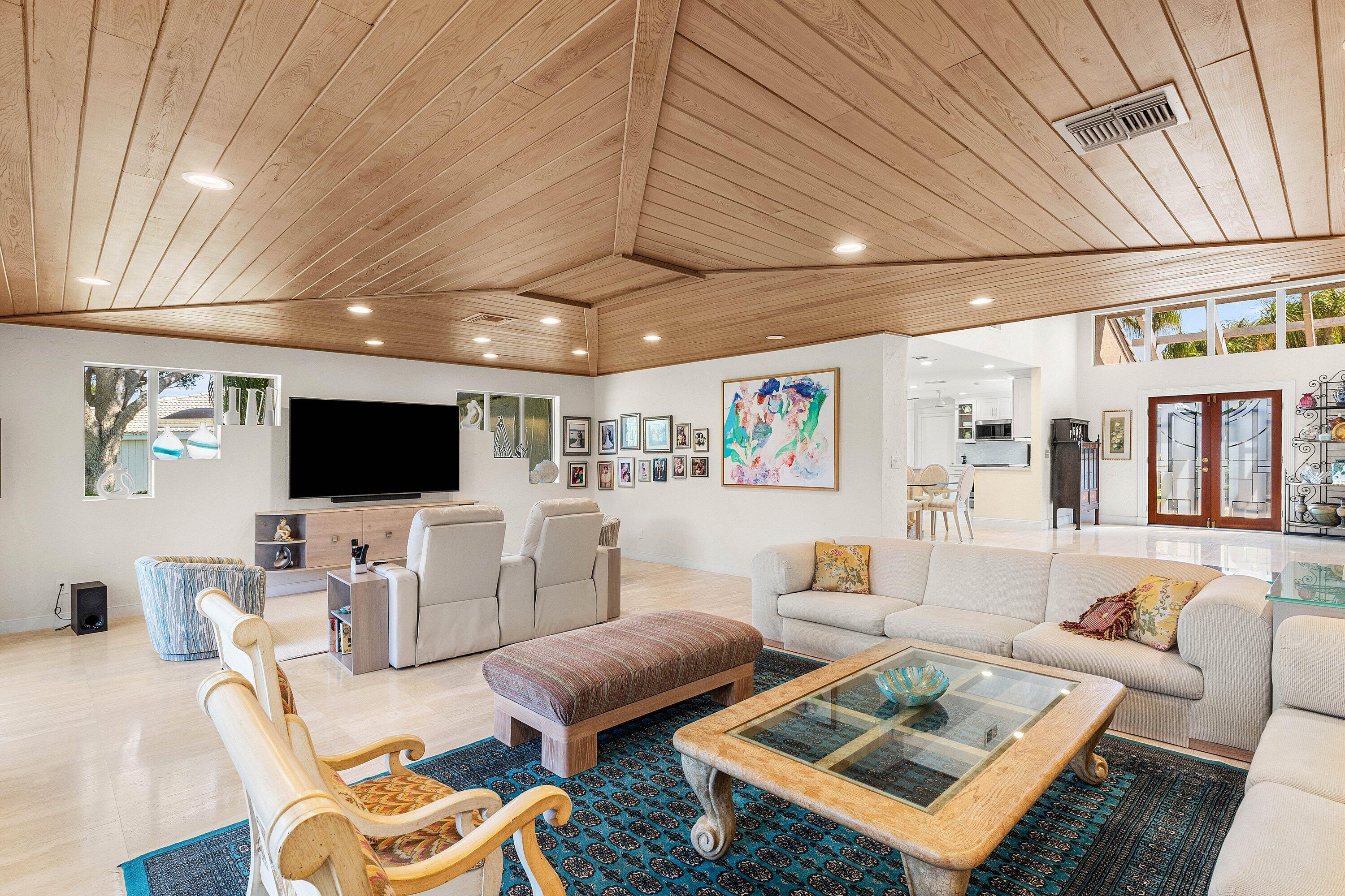 ESTATES AT HUNTERS RUN CONDO - Residential