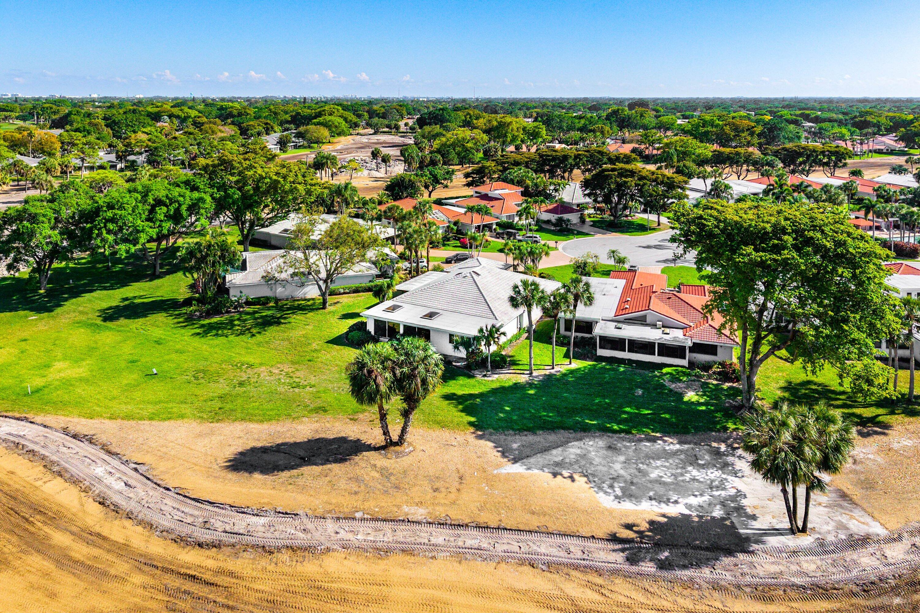 ESTATES AT HUNTERS RUN CONDO - Residential