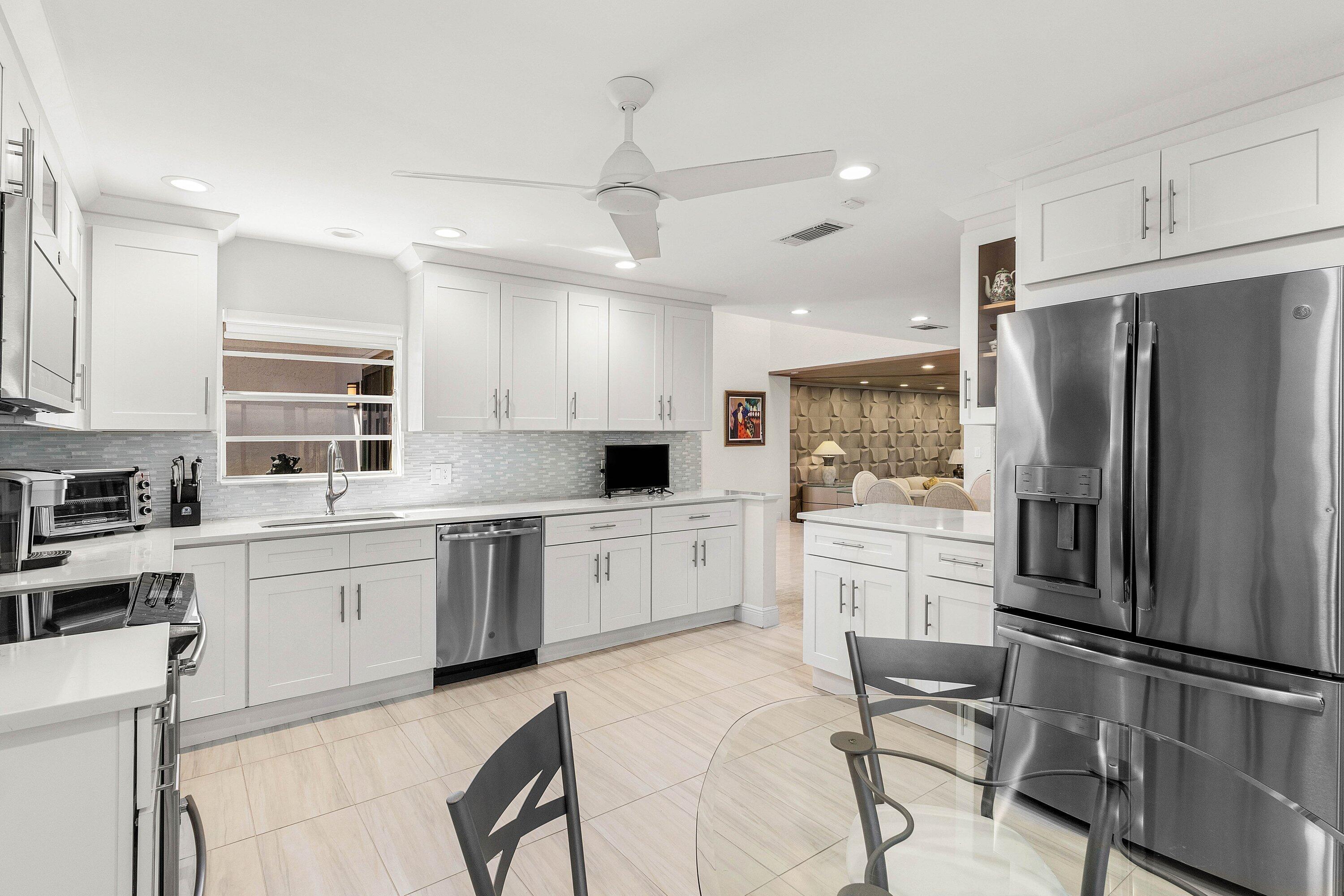 ESTATES AT HUNTERS RUN CONDO - Residential