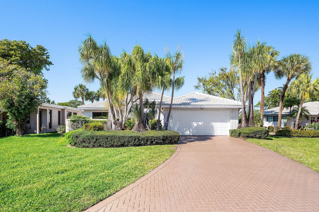 Photo of 35 Estate Drive, Boynton Beach, FL 33436 (MLS # B26008930)