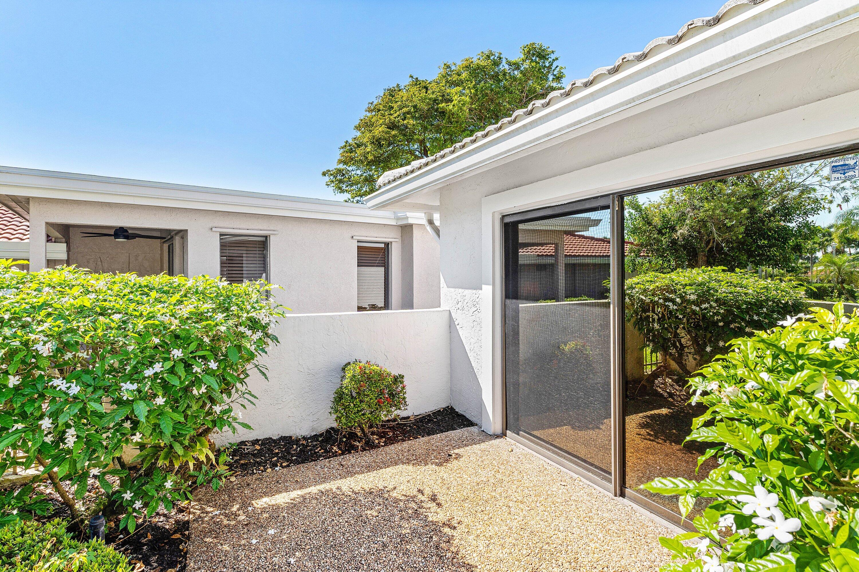 ESTATES AT HUNTERS RUN CONDO - Residential