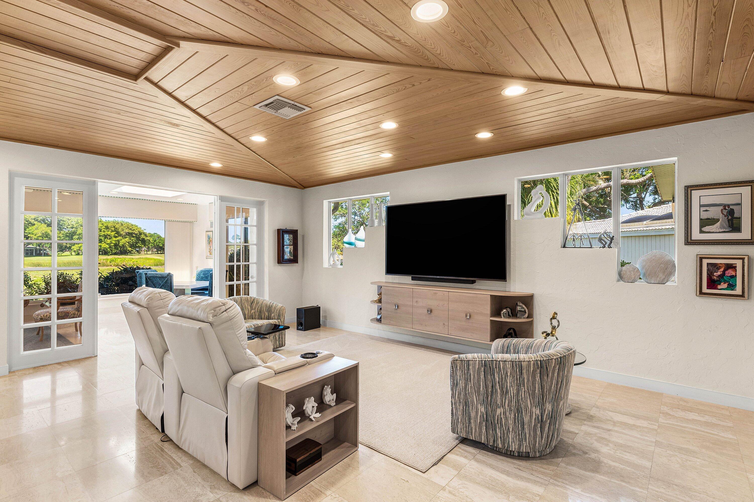 ESTATES AT HUNTERS RUN CONDO - Residential