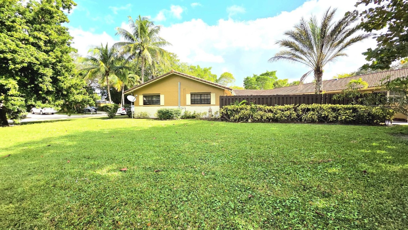 Coral Spgs Lakes 68-12 B - Residential Lease