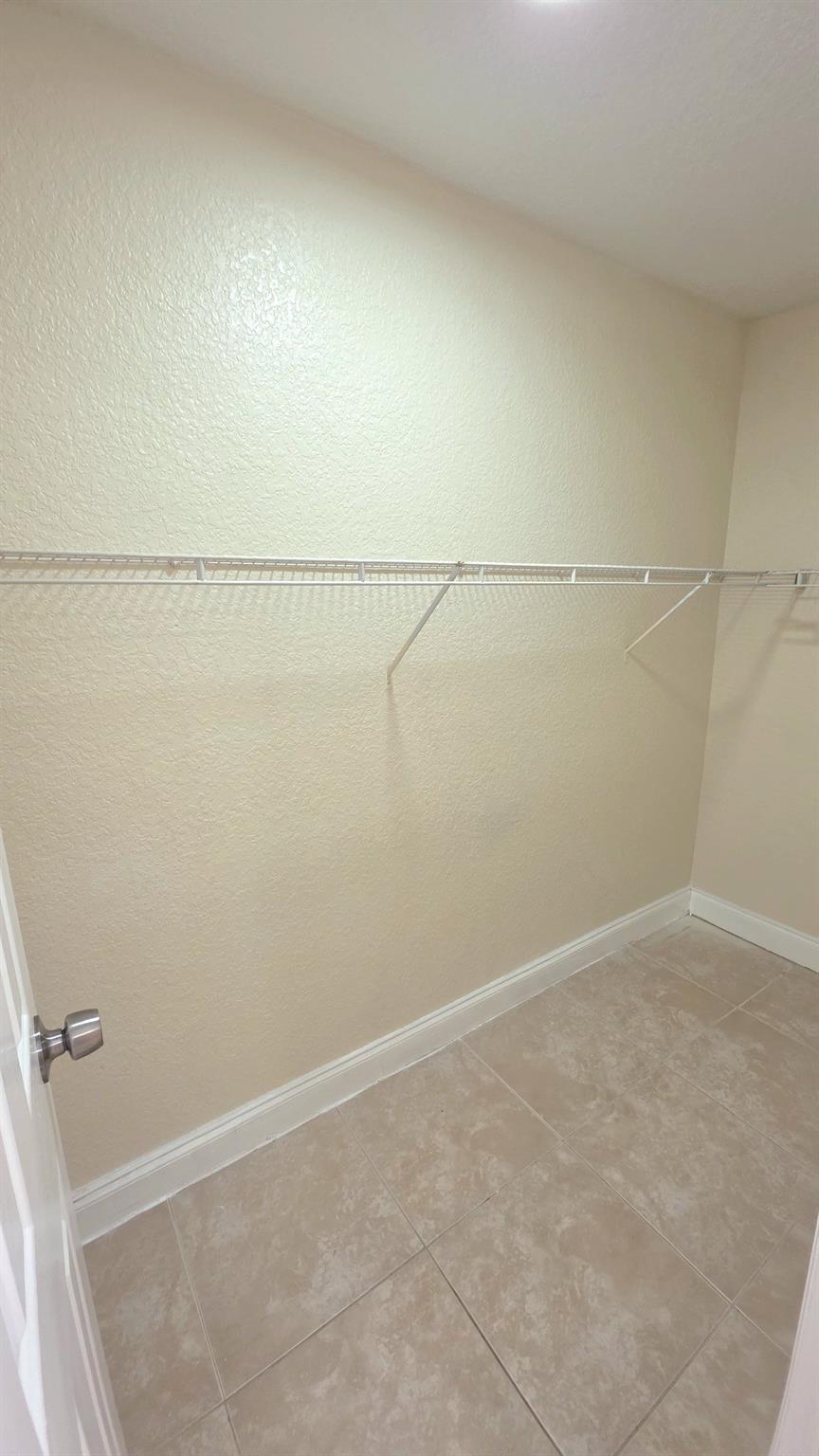 Coral Spgs Lakes 68-12 B - Residential Lease