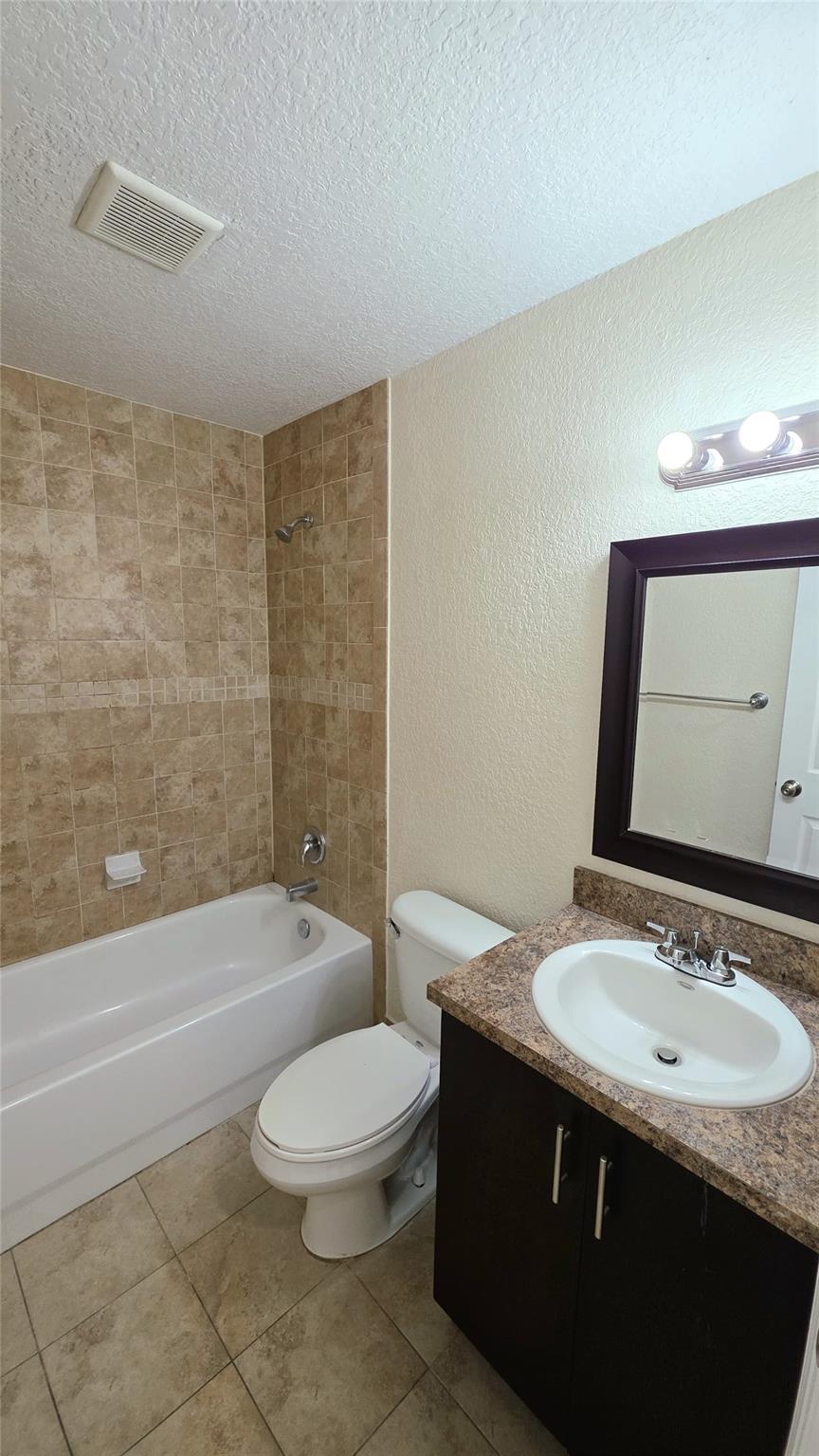 Coral Spgs Lakes 68-12 B - Residential Lease