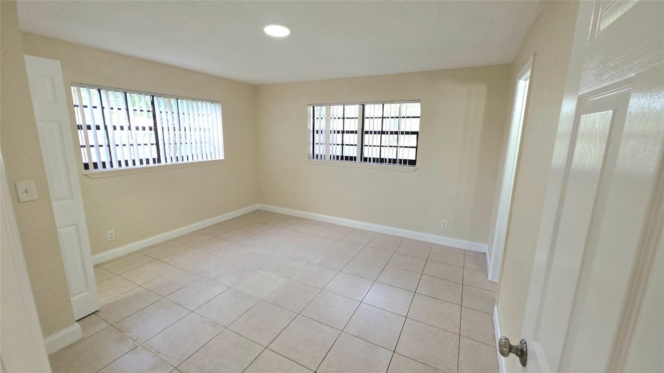 Coral Spgs Lakes 68-12 B - Residential Lease