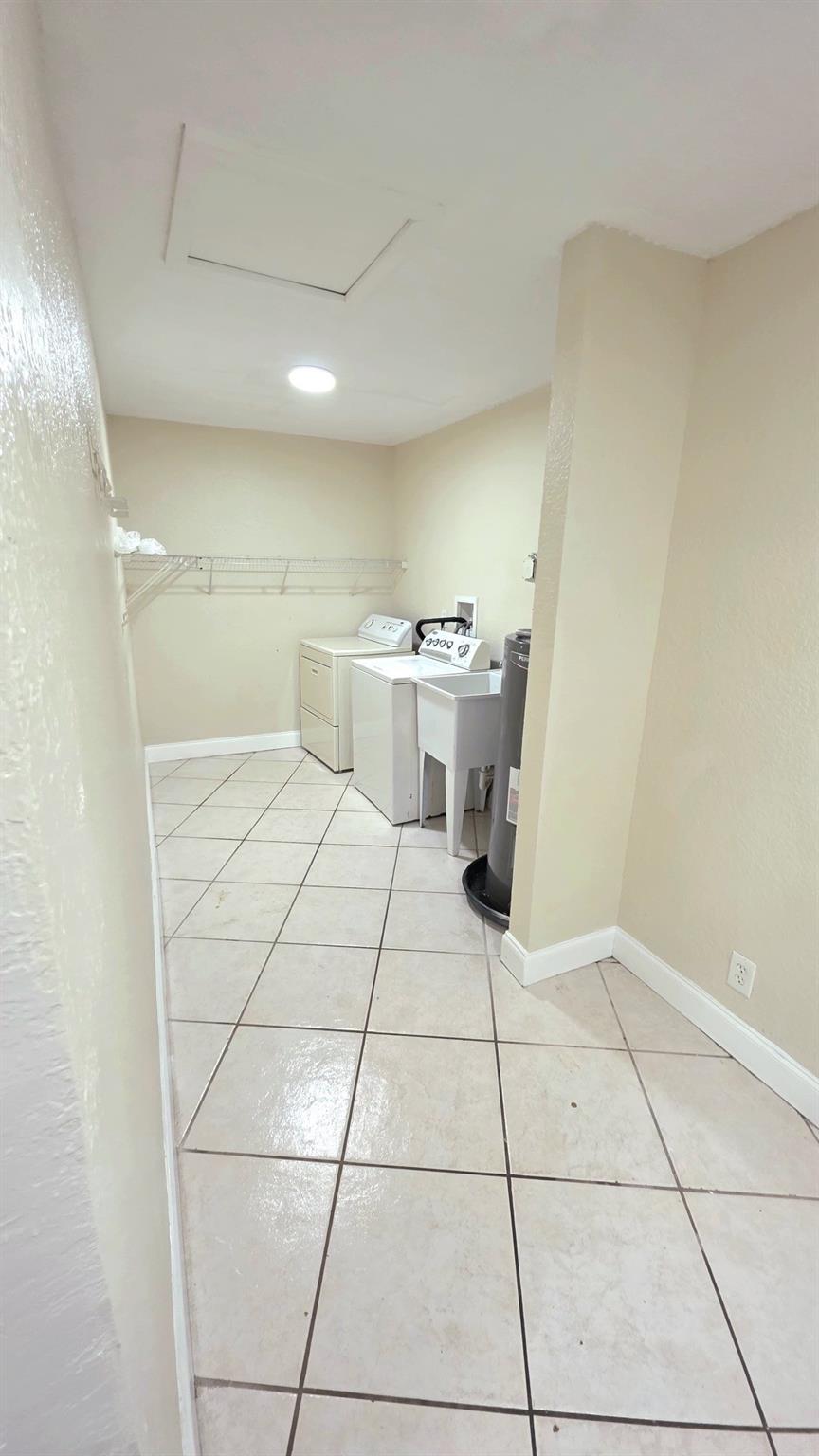 Coral Spgs Lakes 68-12 B - Residential Lease