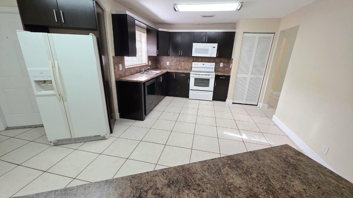 Coral Spgs Lakes 68-12 B - Residential Lease