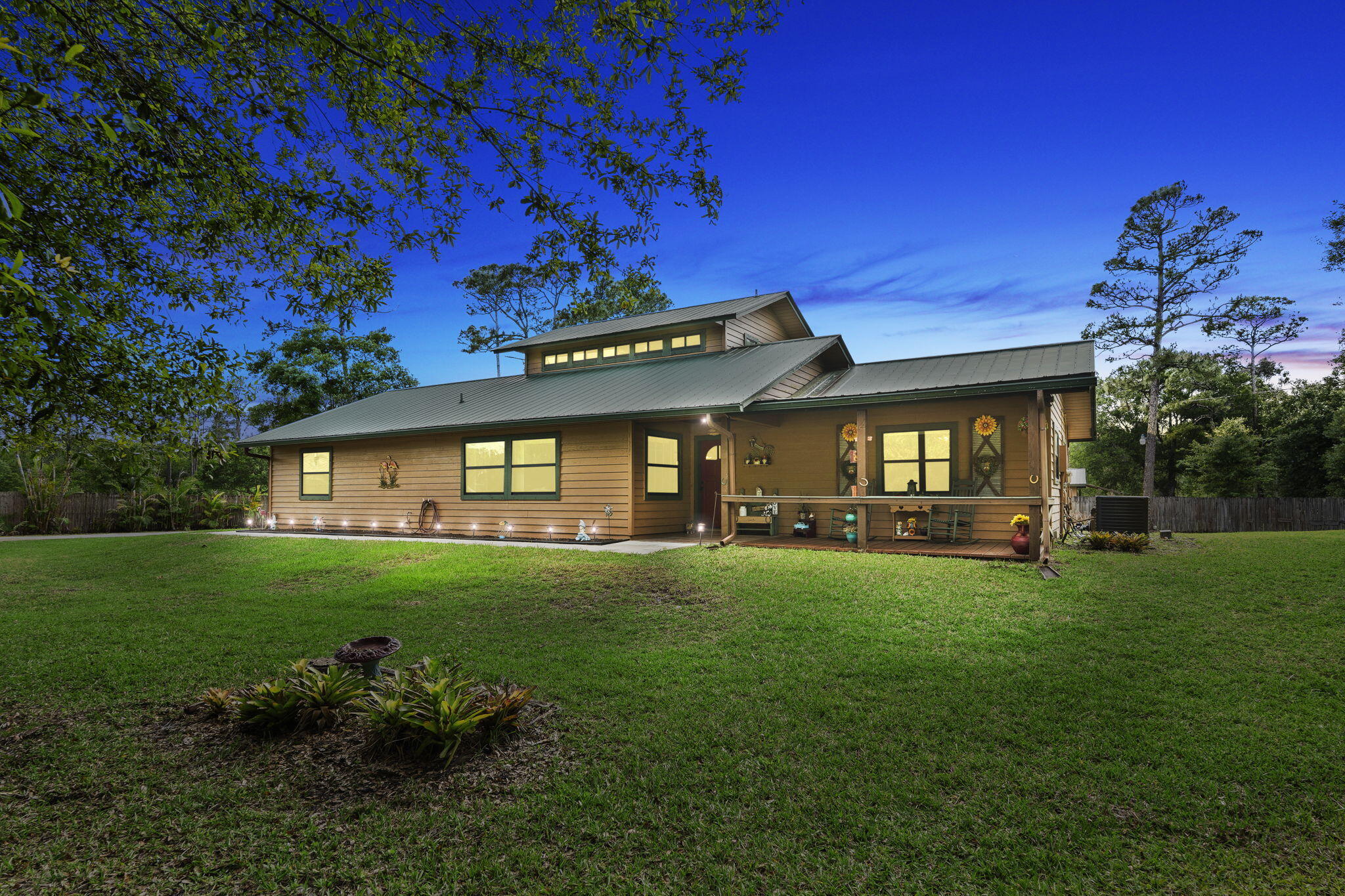 2725 Twin Oaks Trail