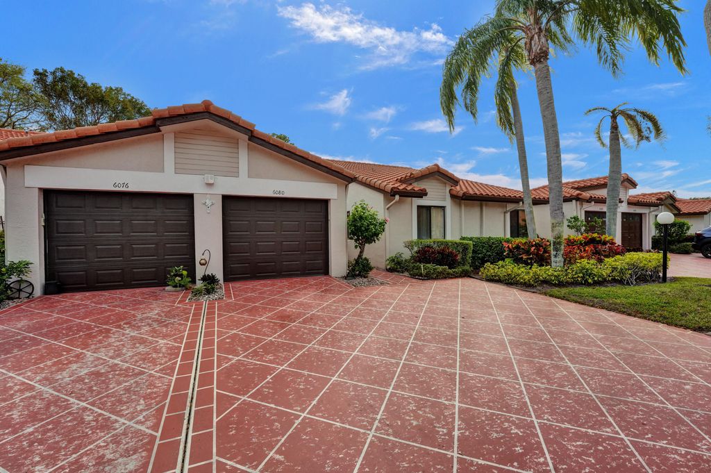 Photo of 6080 Kings Gate Circle, Delray Beach, FL 33484 (MLS # R10965395)