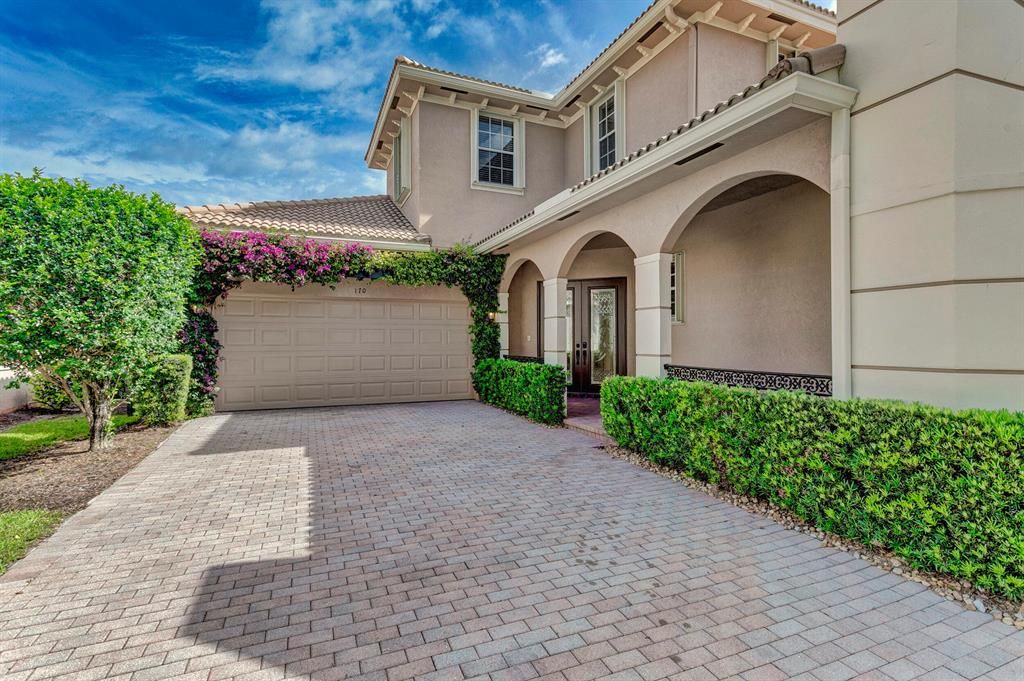 Photo of 170 Via Catalunha, Jupiter, FL 33458 (MLS # R10802028)