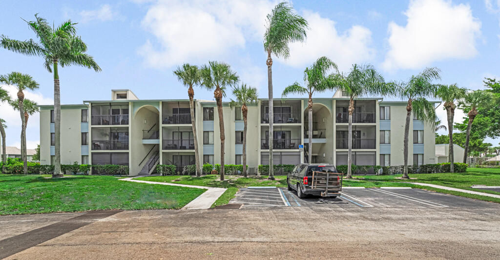 1112 Green Pine Boulevard G3