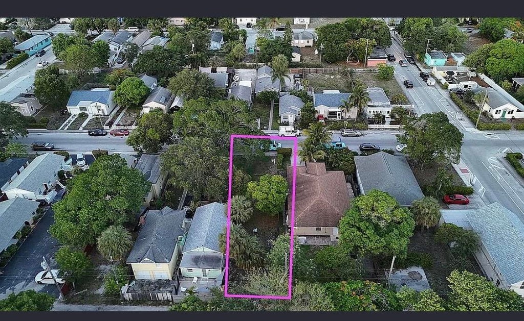 Photo of 211 N E Street, Lake Worth Beach, FL 33460 (MLS # B26038442)