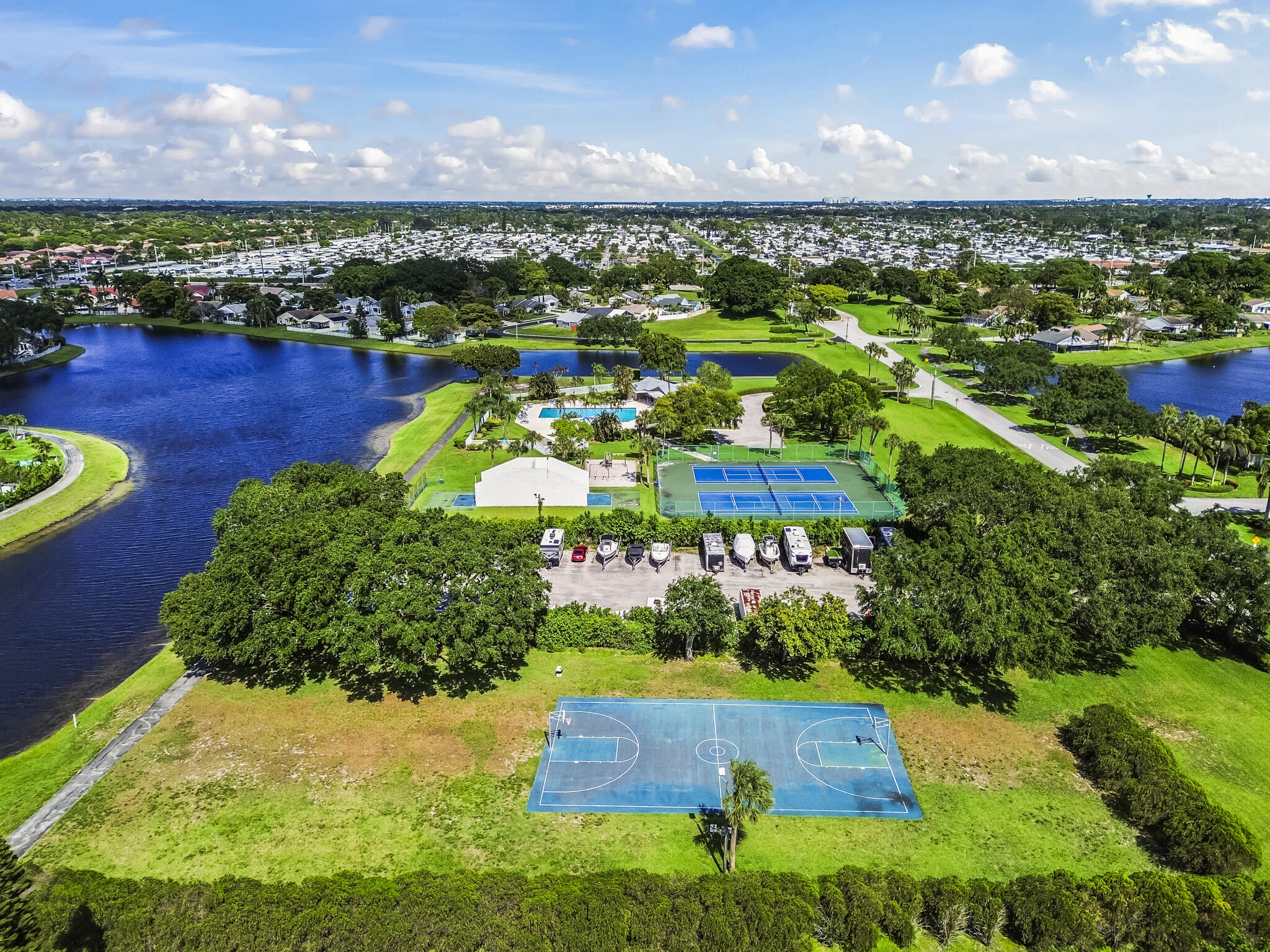 TARTAN LAKES - Residential