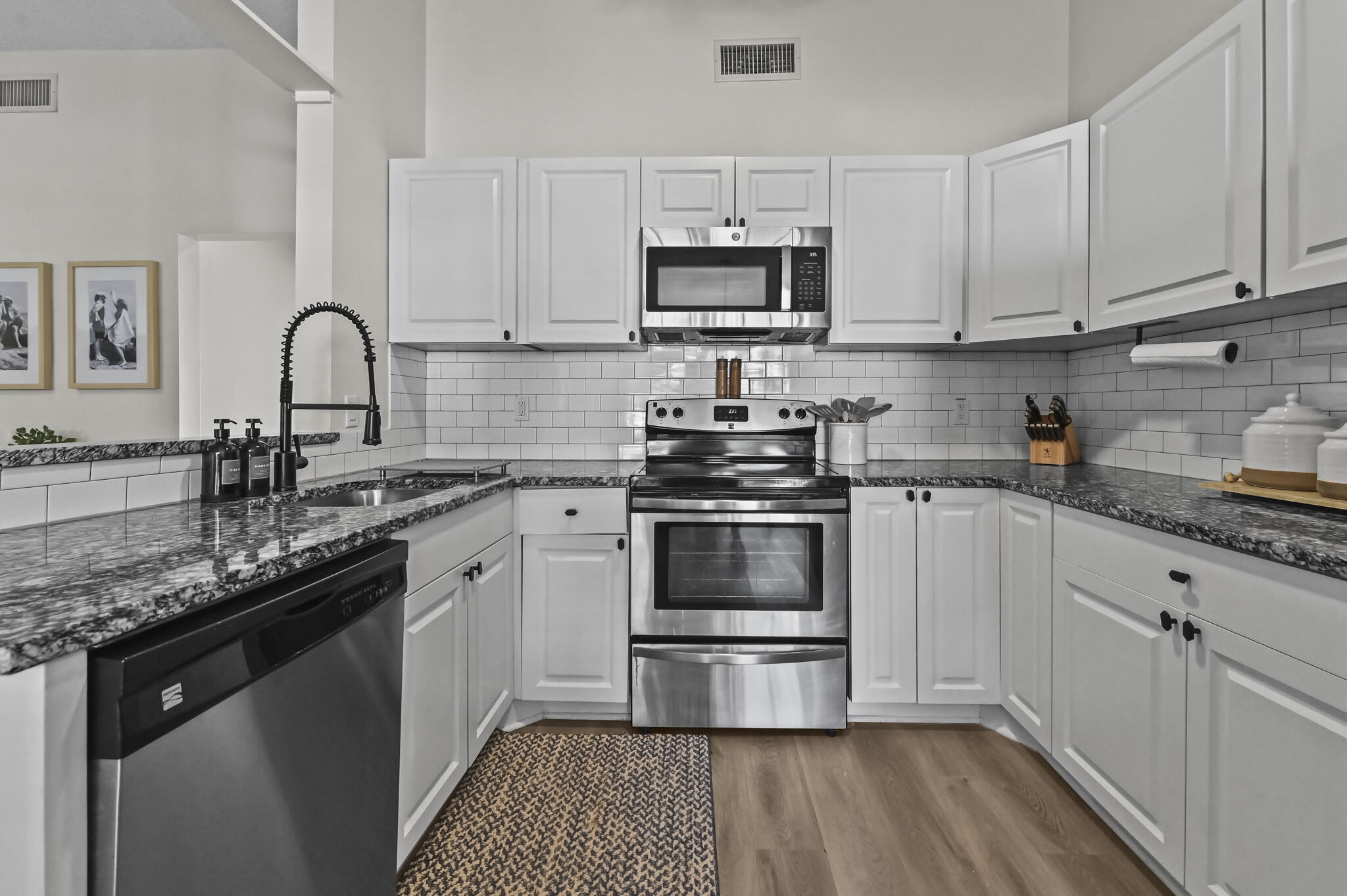 TARTAN LAKES - Residential