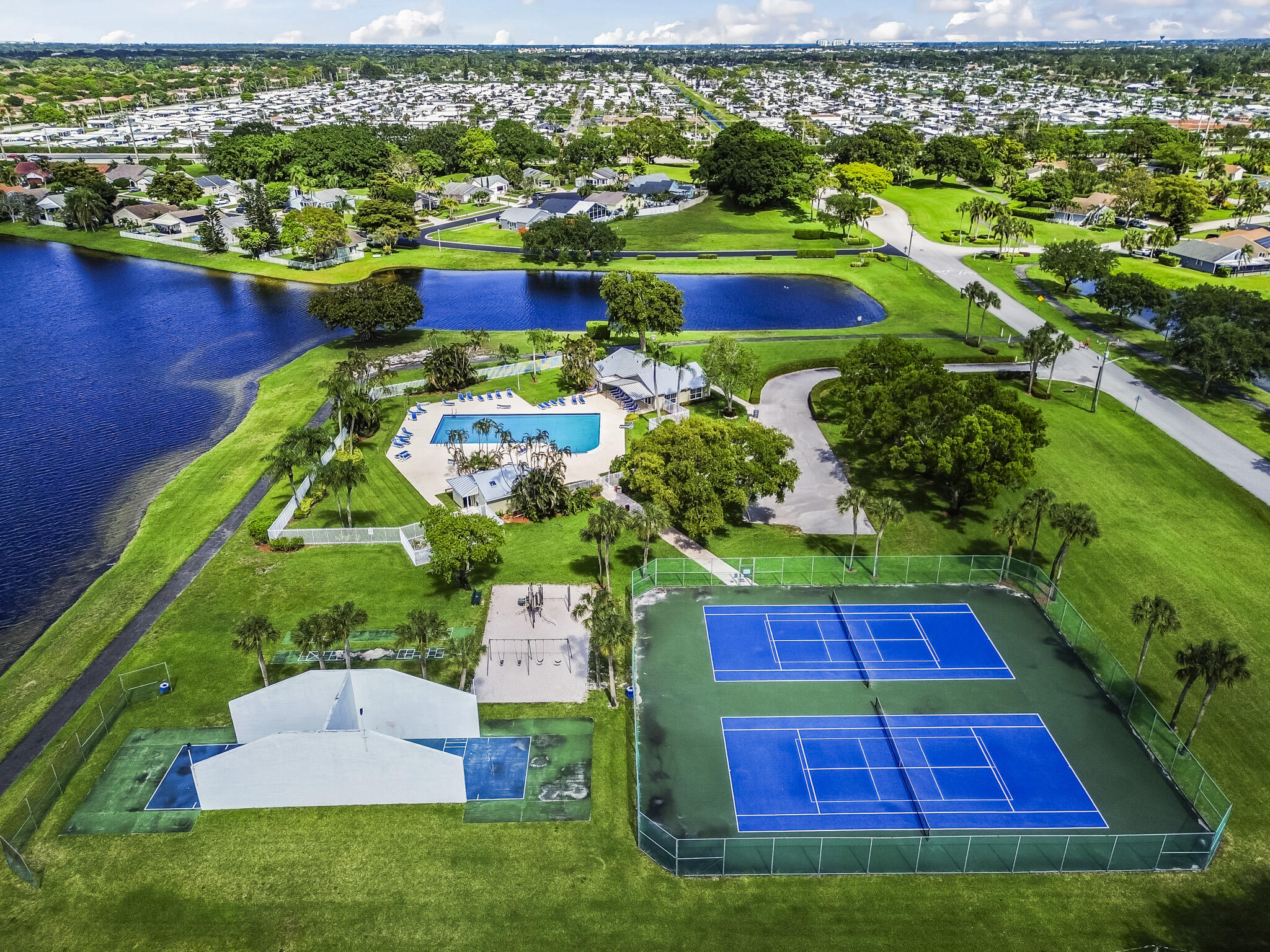 TARTAN LAKES - Residential