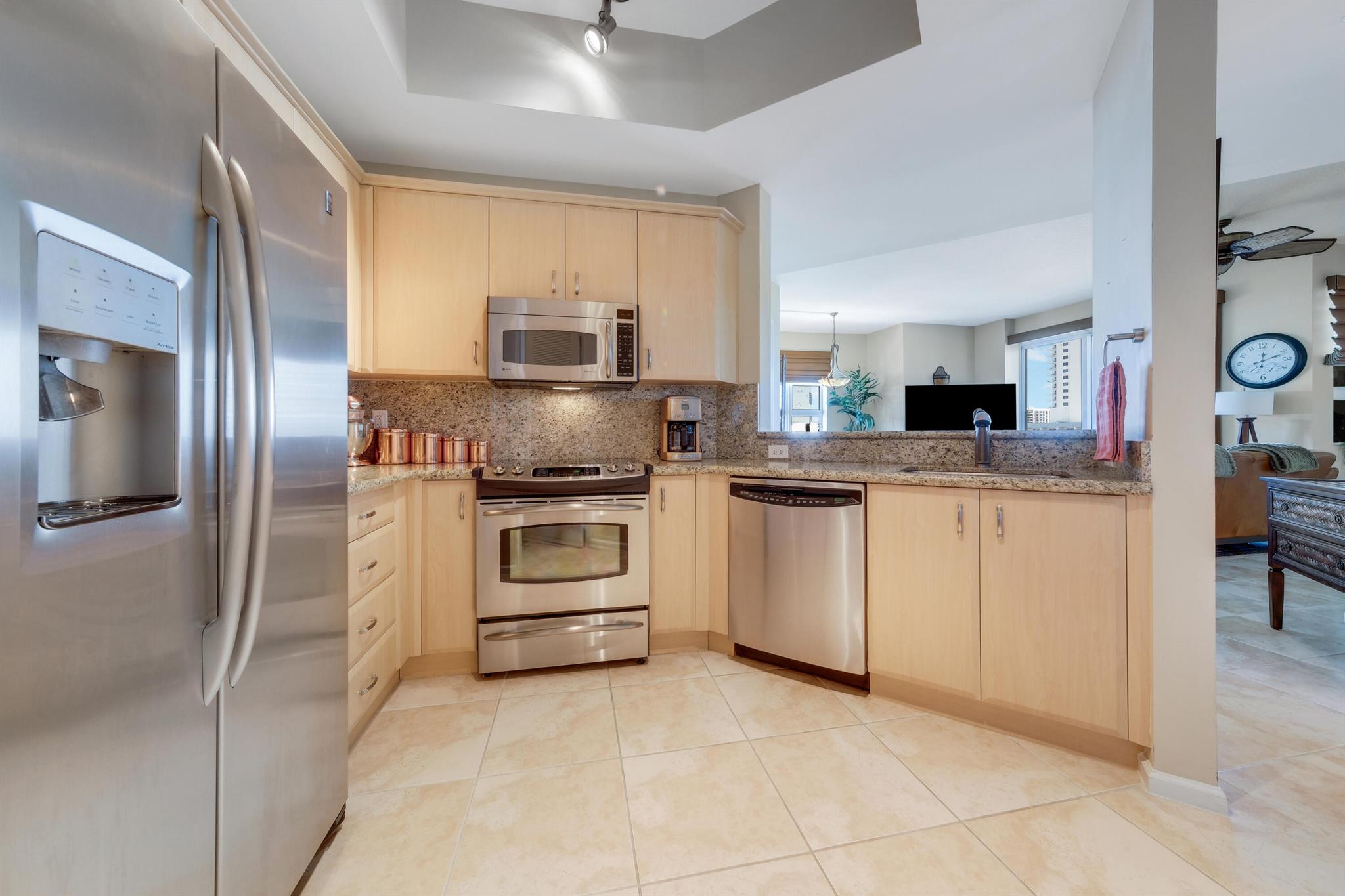 403 S Sapodilla 704