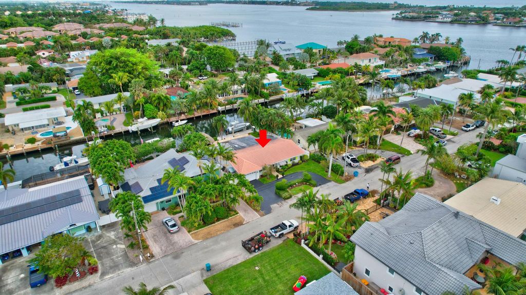 Photo of 725 Shore Drive, Boynton Beach, FL 33435 (MLS # R10943196)