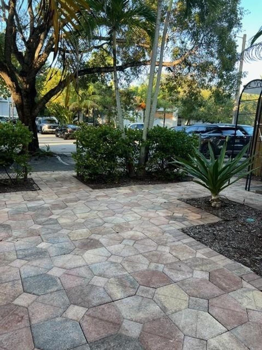 Photo of 608 SE 6th Street #25, Fort Lauderdale, FL 33301 (MLS # F10543941)