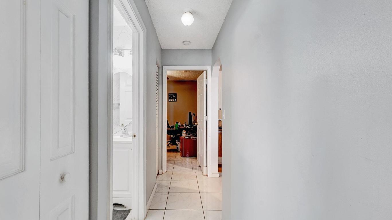 TOWN OF DELRAY S 50 FT OF N 200 FT OF W 120 FT OF - Residential