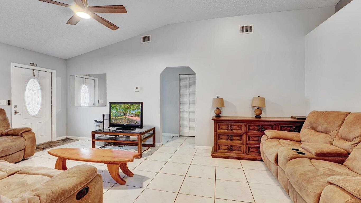 TOWN OF DELRAY S 50 FT OF N 200 FT OF W 120 FT OF - Residential