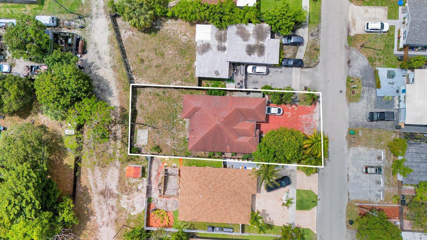 TOWN OF DELRAY S 50 FT OF N 200 FT OF W 120 FT OF - Residential