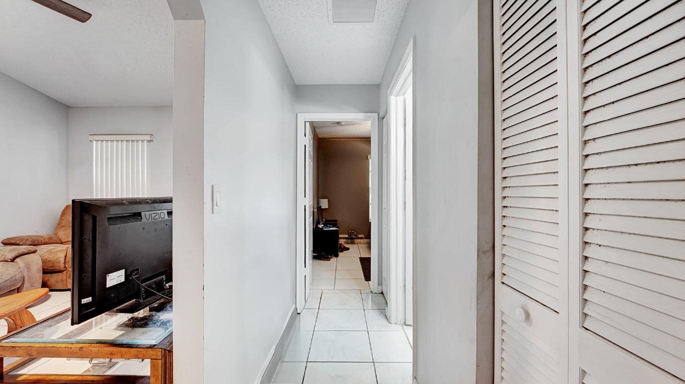 TOWN OF DELRAY S 50 FT OF N 200 FT OF W 120 FT OF - Residential