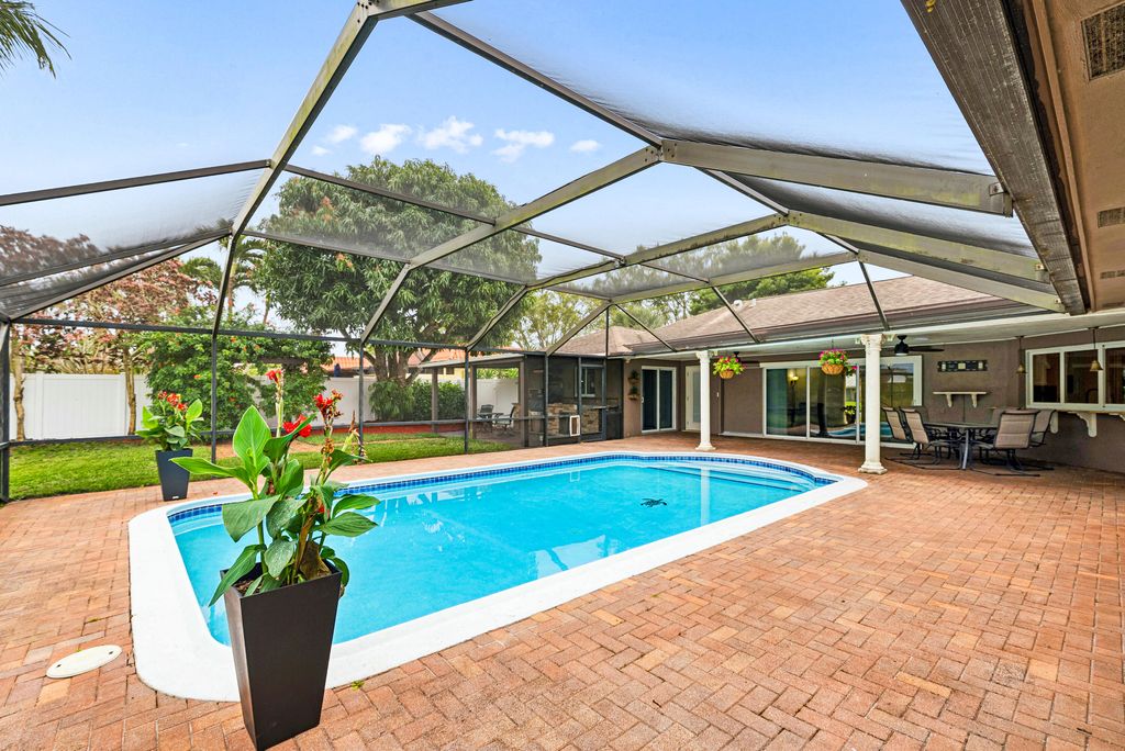 Photo of 3703 Lowson Boulevard, Delray Beach, FL 33445 (MLS # R11162073)