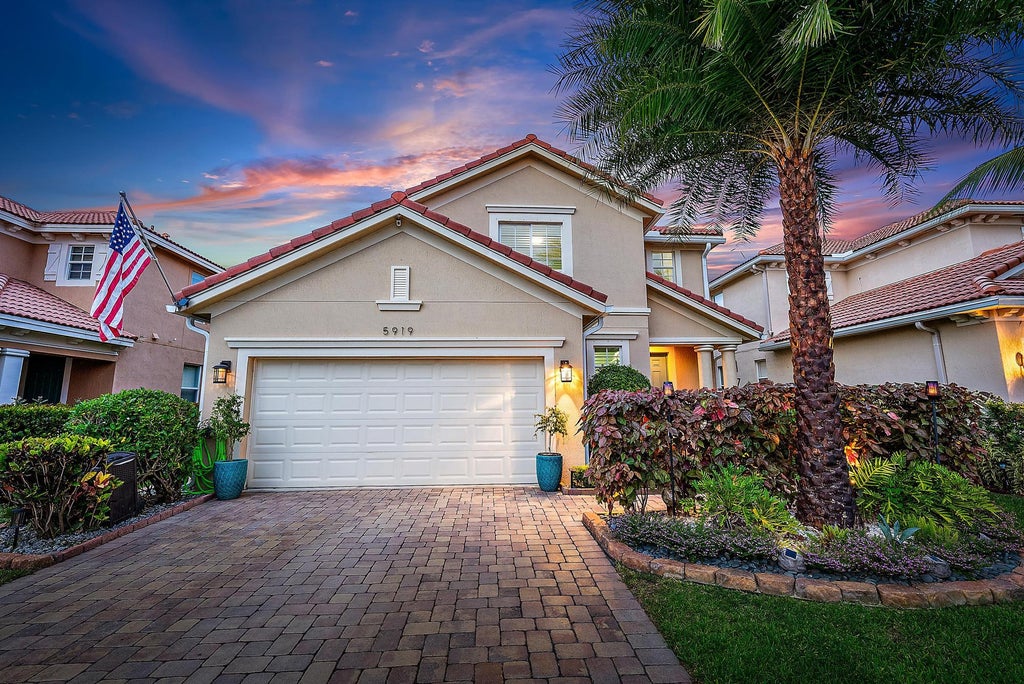 Photo of 5919 SE Crooked Oak Avenue, Hobe Sound, FL 33455 (MLS # R11121712)