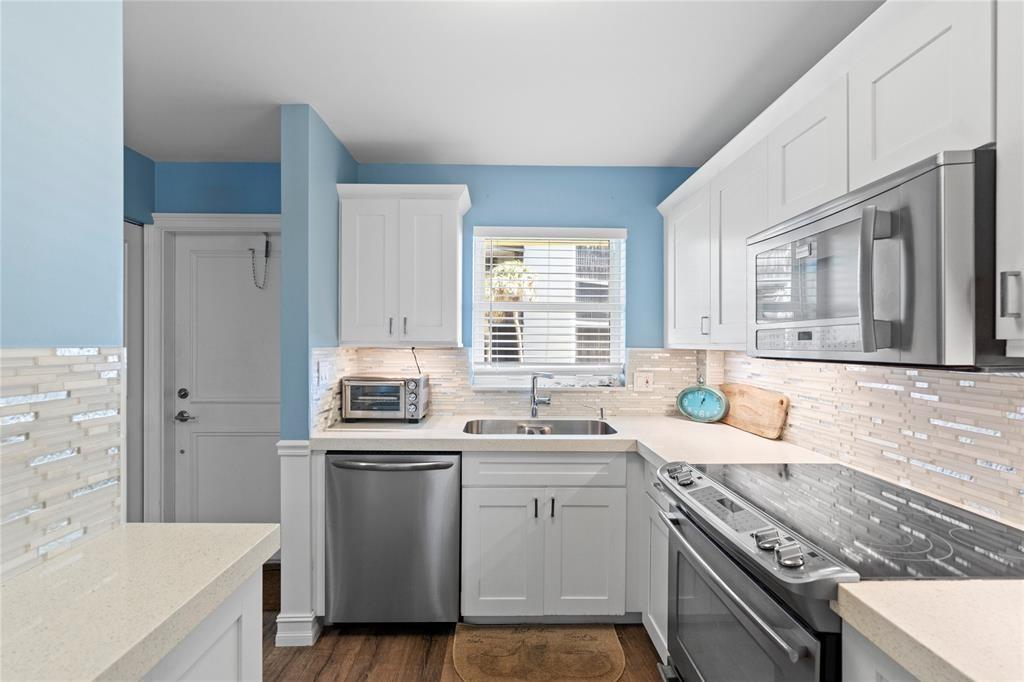 Hillsboro Colonnade Condo - Residential Lease