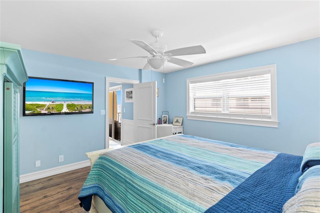 Hillsboro Colonnade Condo - Residential Lease
