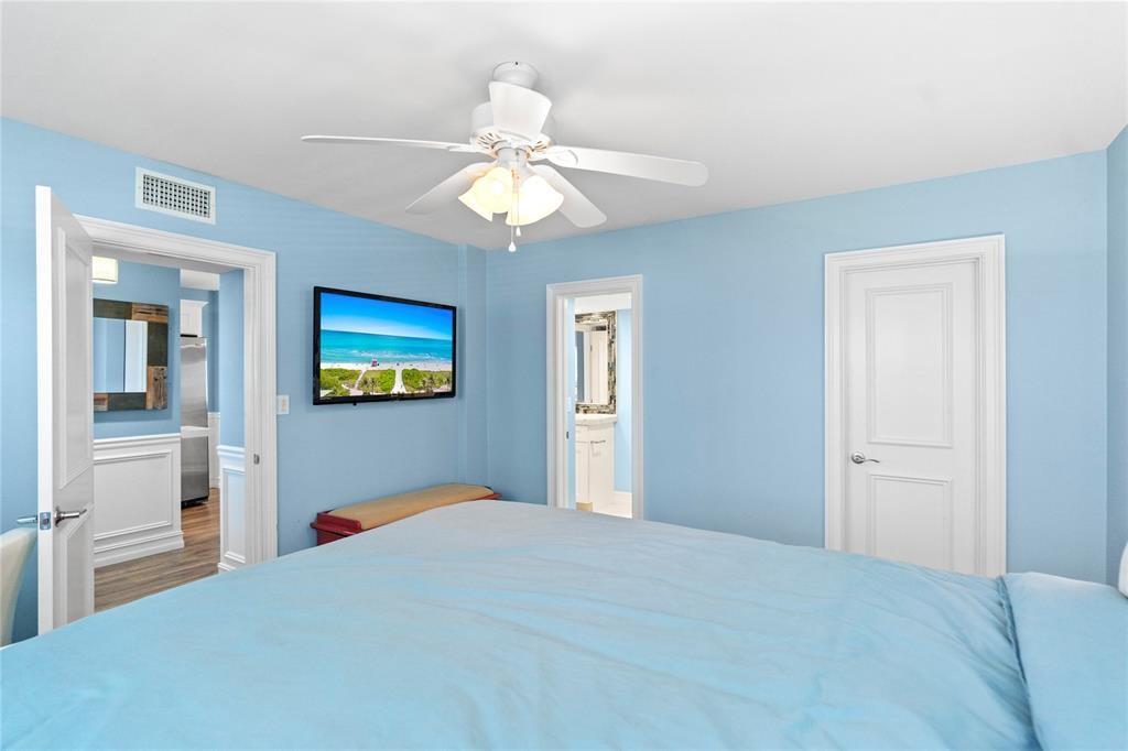 Hillsboro Colonnade Condo - Residential Lease